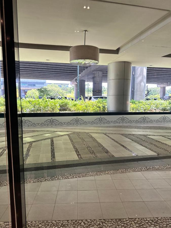 81 Newport Condominium Cluster 5 3A By Rechelle Nunag 帕赛 外观 照片
